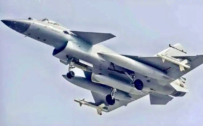 日军官称霹雳15E“反向虚标”中国自用版能把日本F35击落在机场(图2)